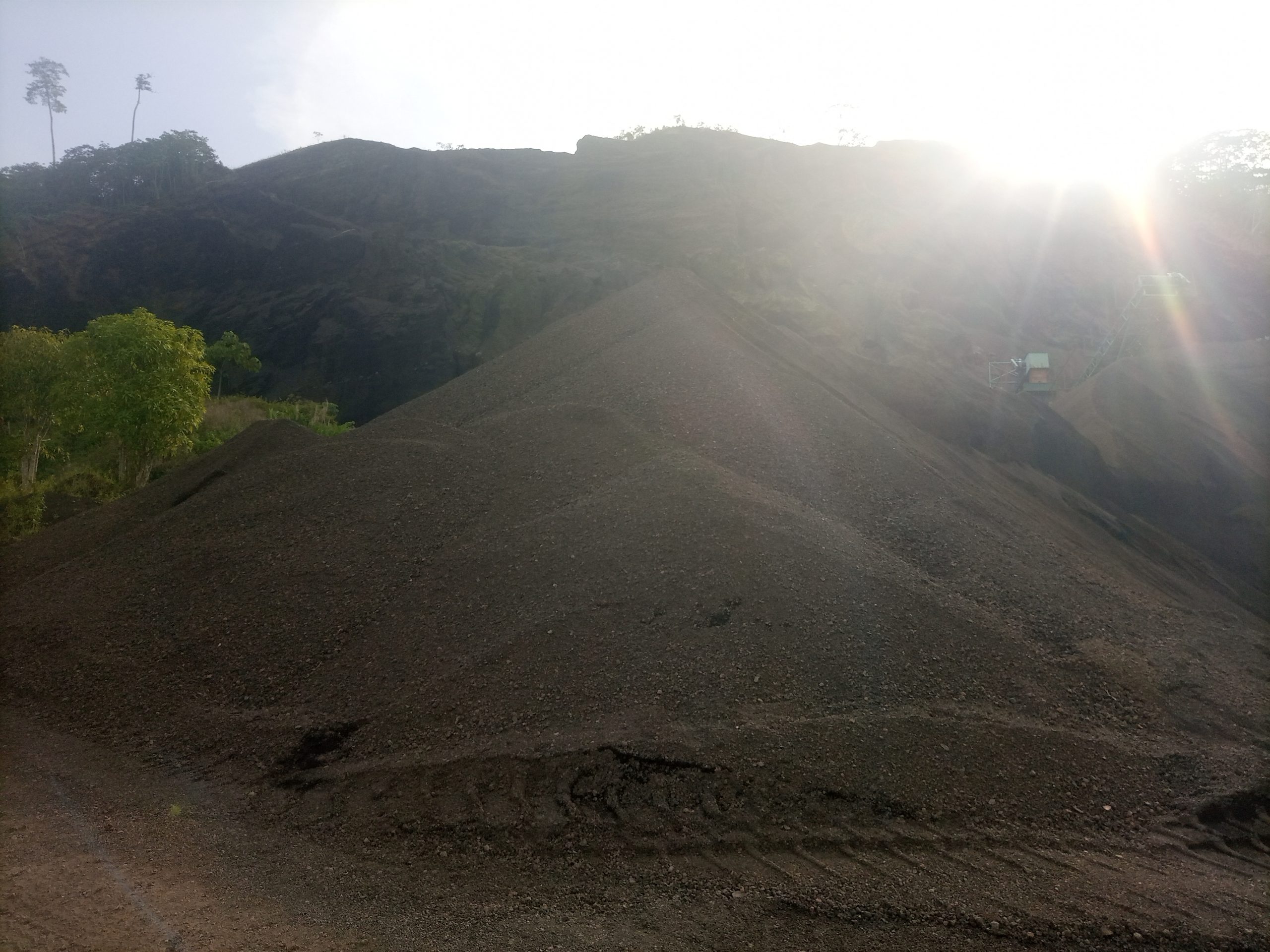 Les-Carrieres-de-pouzzolane-de-Njombe-Penja-d-scaled